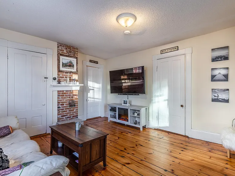 439 Islington St #1 — Photo 5