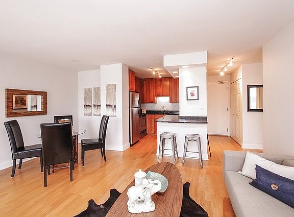 5th image of 450 W Briar Pl Unit G3