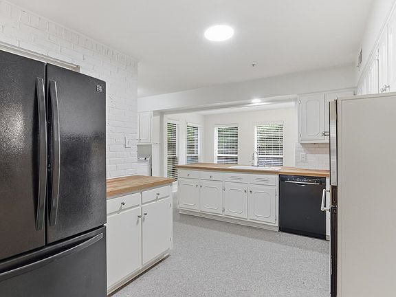 4th image of 915 Park Valley Rd