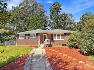 509 Brookside Camp Rd, Hendersonville, NC 28792