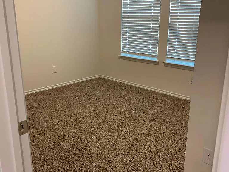 1121 Silver Maple Ln — Photo 6