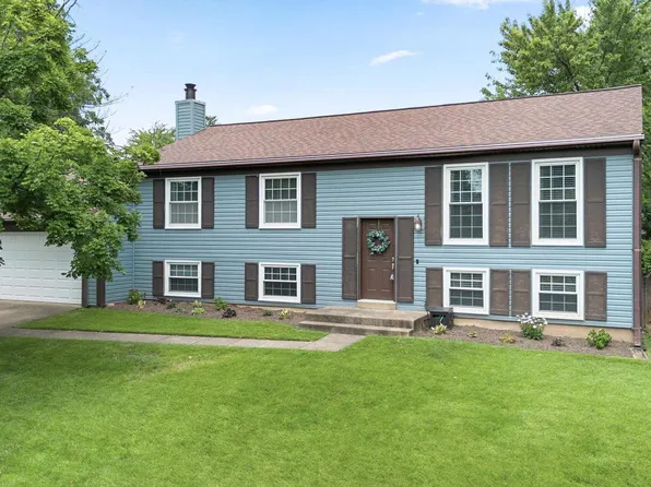 1236 Summerfield Dr, Herndon, VA 20170