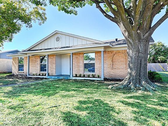 3rd image of 1625 Mosswood Cir