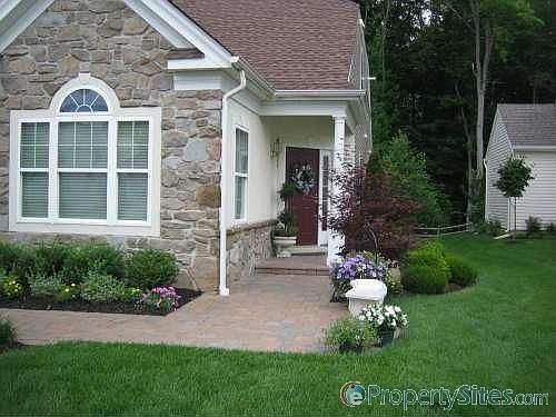 1st image of 88 Lowell Dr