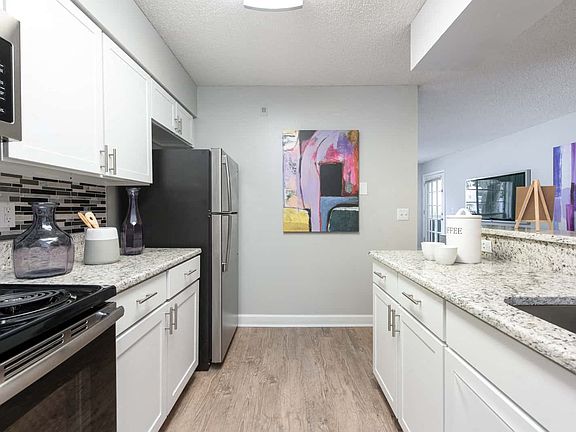 Sequoia floor plan kitchen angle 1x1 750 sq ft