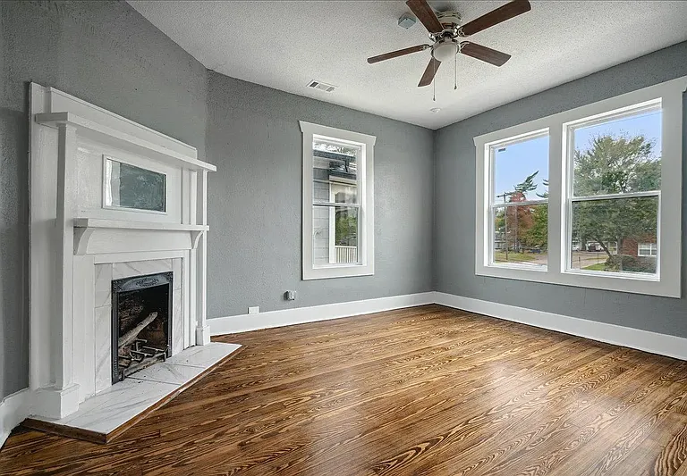 156 N Tucker St — Photo 20