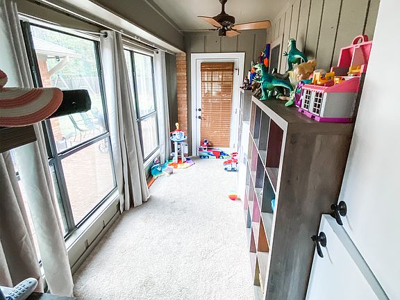 Playroom/office space 