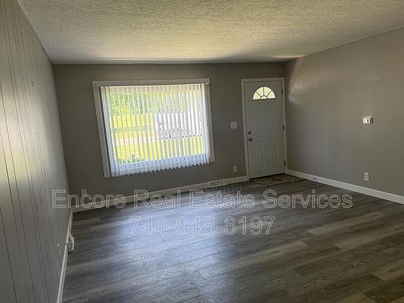 3rd image of 285 Parkview Dr