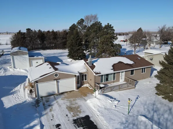 3303 N Ohlman St, Mitchell, SD 57301