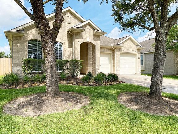 2nd image of 2920 Ashbrook Ln