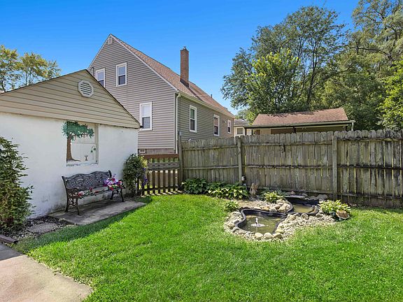3rd image of 1012 N Day Ave