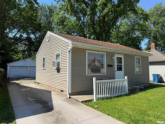 2nd image of 2238 E Stuart St