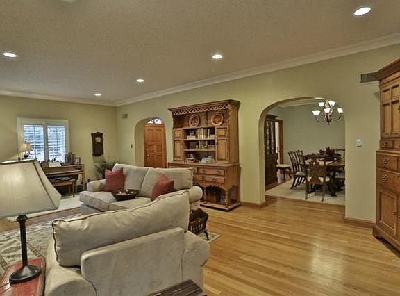 5th image of 1151 Elmwood Dr