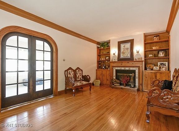 3rd image of 422 N William St