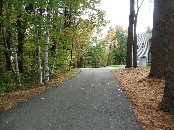 5th image of 15 King Richard Dr