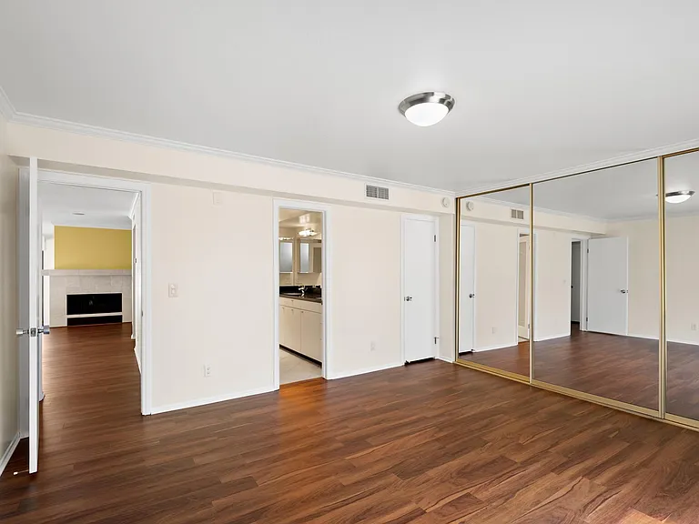 370 Rosecrans St #203 — Photo 13