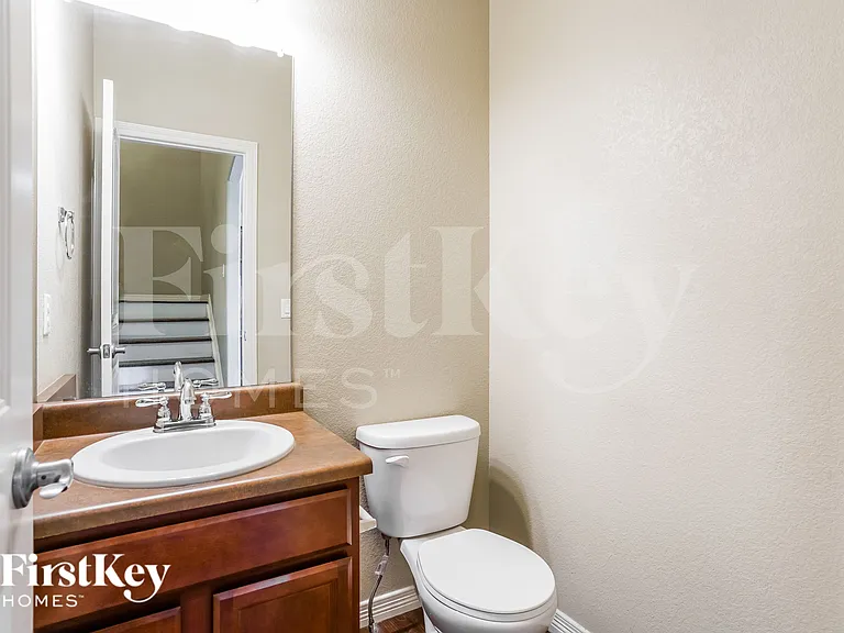 7724 Landover Ln — Photo 13