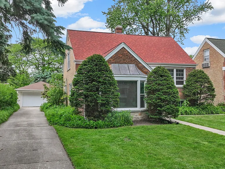 5320 Suffield Ct — Photo 2