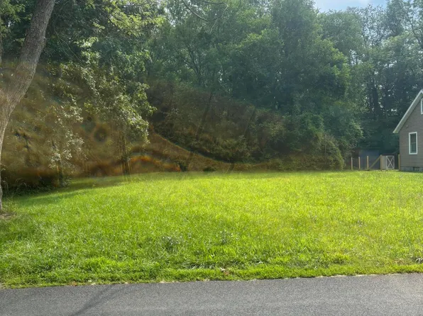 2842 Virginia Ave, Kalamazoo, MI 49004