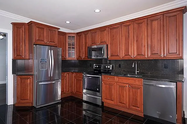 Fairfield Townhouses at Amityville Village — Photo 3