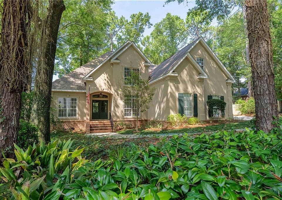 1st image of 104 Pebble Ct