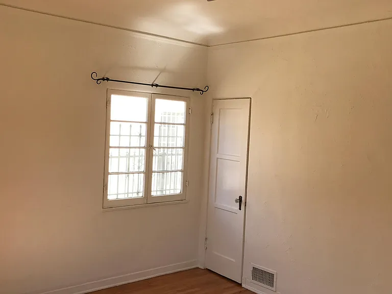 8366 Blackburn Ave — Photo 4