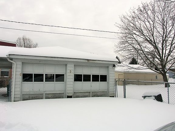 4th image of 2100 Ezra Ave