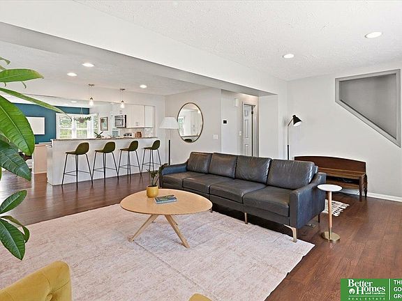 4th image of 2112 S 49th Ave