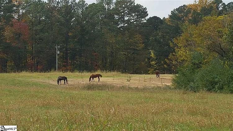 2nd image of 5126 Indian Creek Rd