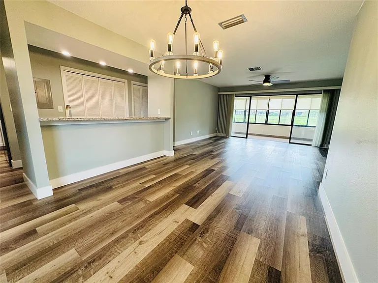 20 Lake Ct — Photo 3