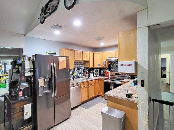 3rd image of 368 JOHNSTON Street