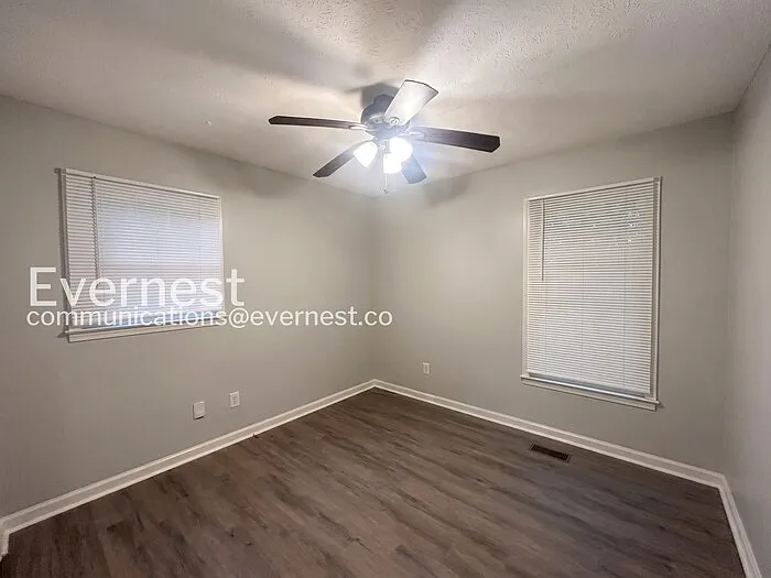 198 Poplar Point Dr — Photo 12