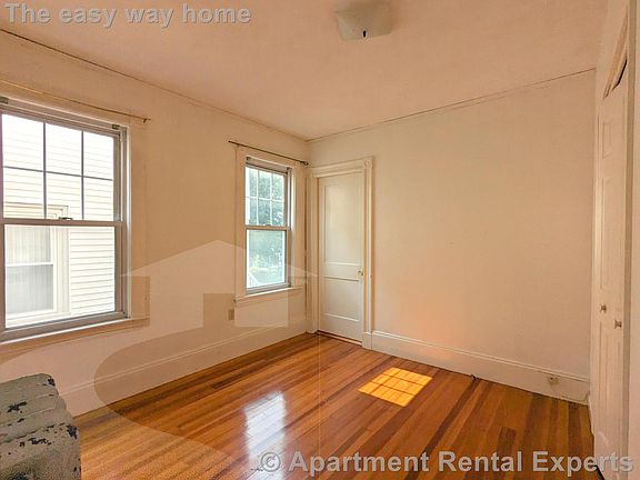 2nd image of 138 North St #2