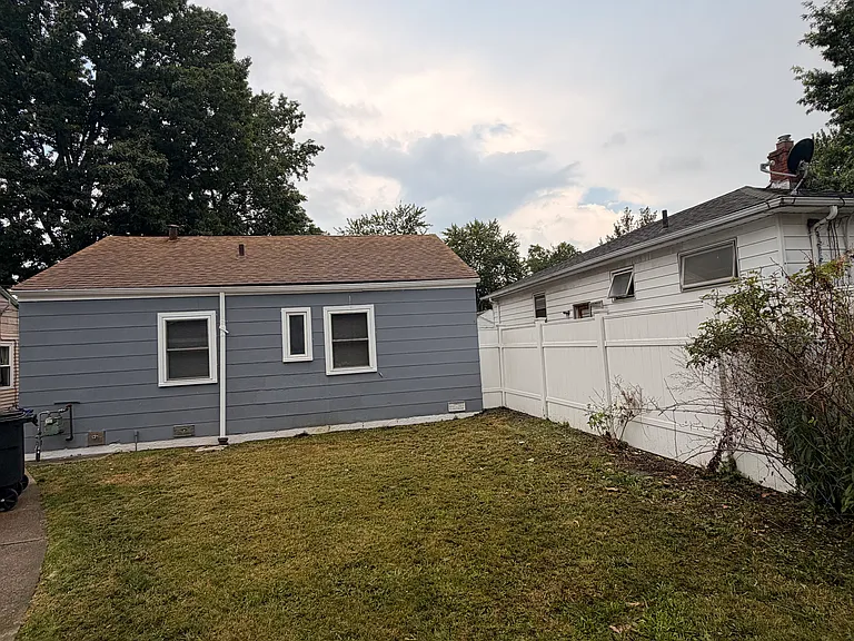 13610 Emery Ave — Photo 18