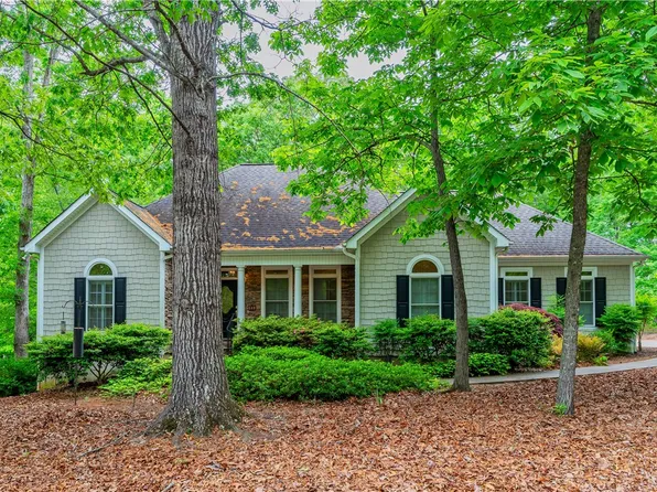 906 Shadow Oaks Dr, Seneca, SC 29672