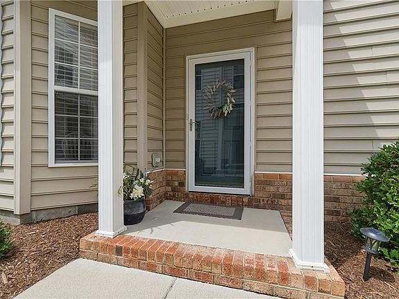 4th image of 997 Lambourne Ln