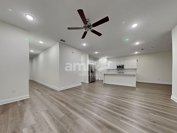 5th image of 11613 Bay Hill Cir