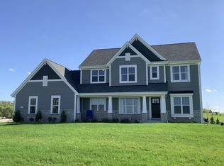 N65W28131 Forest Ridge Cir, Sussex, WI 53089