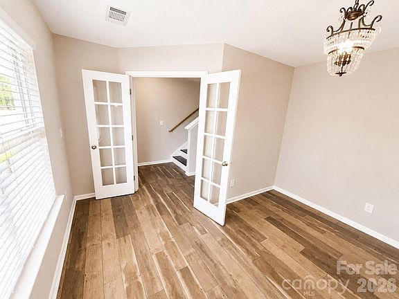 5th image of 1818 Greenbrook Trl