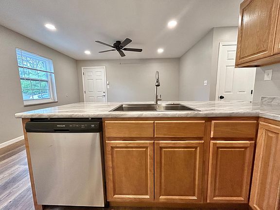 4th image of 310 Watauga Dr APT 16