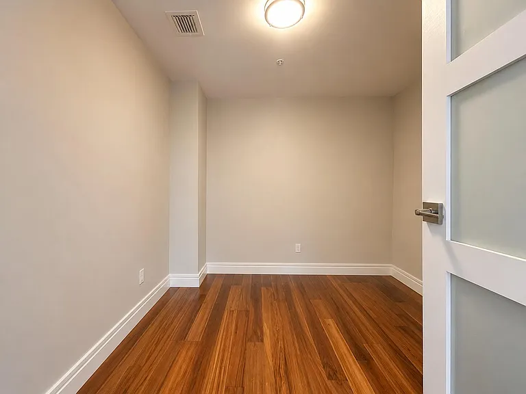 410 Evernia St #506 — Photo 6