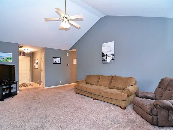 4th image of 2941 Gardenia Dr