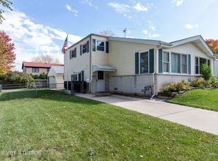 581 N 4th Ave APT B, Des Plaines, IL 60016
