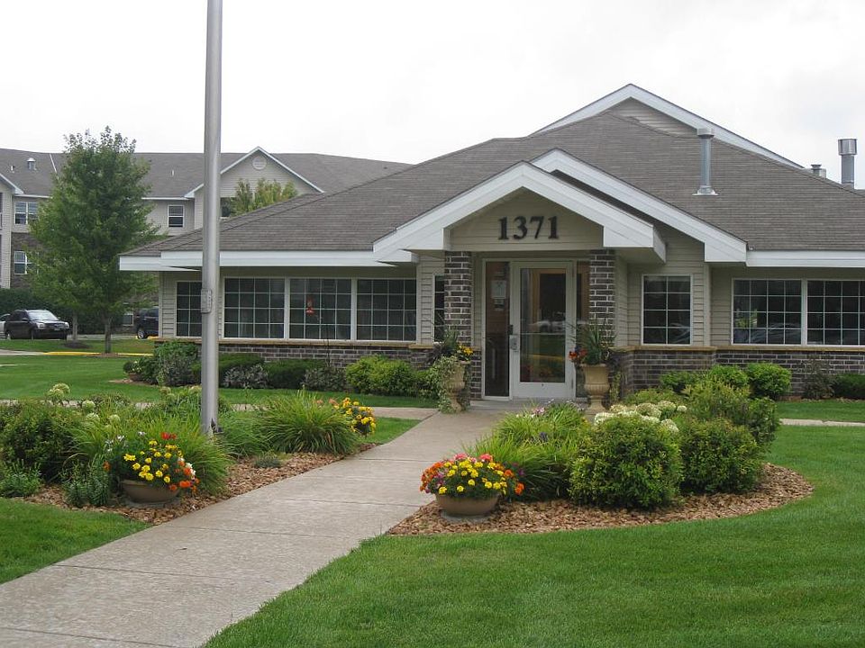 2nd image of 1361 Lake Dr W