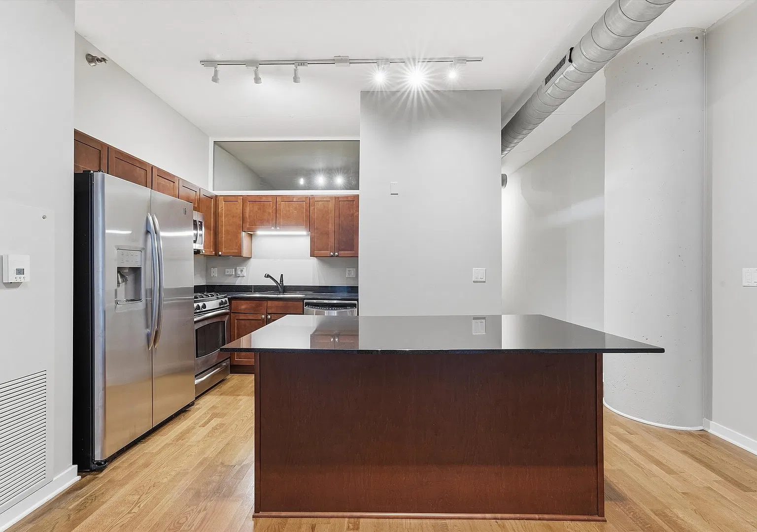 1 bed, $3,000 — Photo 3