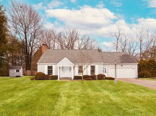 54 Pilgrim Dr, Northampton, MA 01060