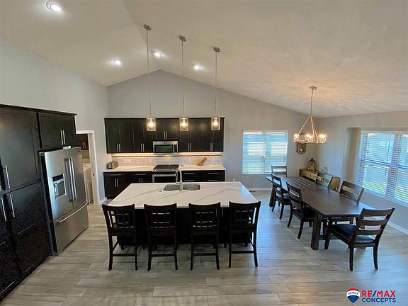 2nd image of 9100 Baybrook Cir