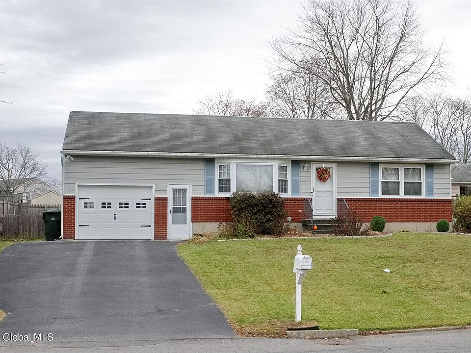 1st image of 25 McDonald Dr