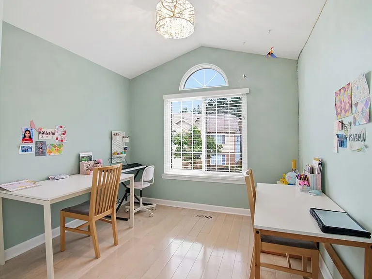 4905 Carrington Dr — Photo 6