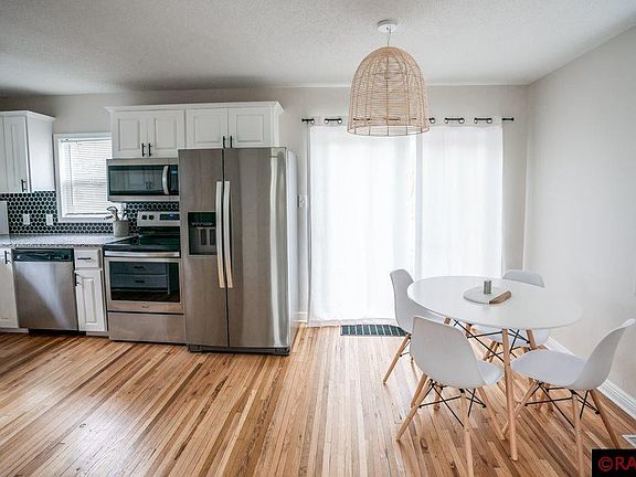 4th image of 215 Marcy St